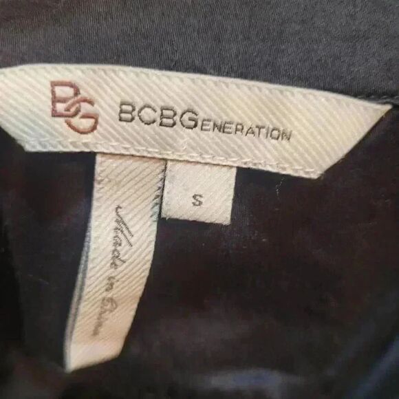 BCBGENERATION Women's Black Cotton Button Down Shirt w Belt - Picture 9 of 9